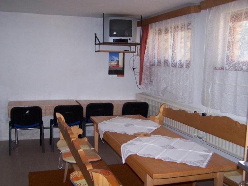 Robotnicka Ubytovna Bodice 104 Liptovsky Mikulas Bagian luar foto